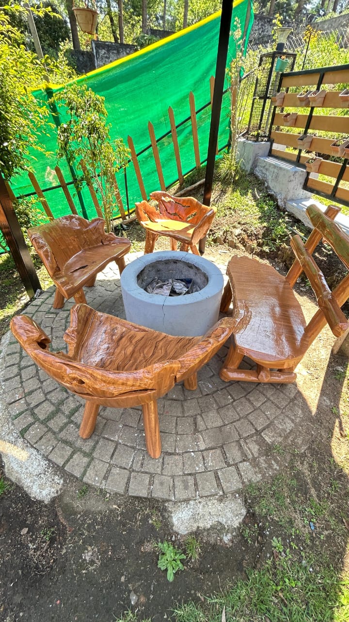 Fire-Pit Lounge