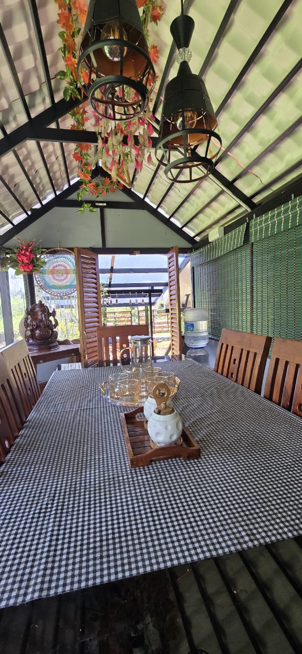 Pergola Dining