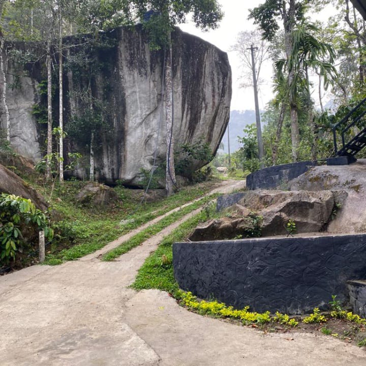 Boulder Trail Munnar